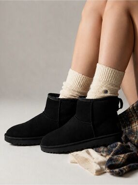 UGG Classic Mini II Black Suede Boots Women 7 NIB Sheepskin Water Resistant